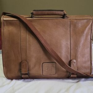 Geoffrey Beene Vintage Leather Laptop Messenger Bag Tan Camel Brown